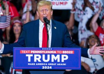 Trump propone una liga de lucha al estilo UFC compuesta por migrantes "violentos"