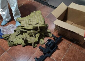 Policía Nacional ubica armamento de guerra dentro de vivienda en San Pedro Sula