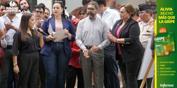 Presidenta Castro inspecciona obras que le darán otro rostro al turístico pueblo de Valle de Ángeles