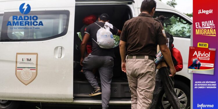 Hallan a 41 migrantes de Centroamérica hacinados en una casa del norte de México
