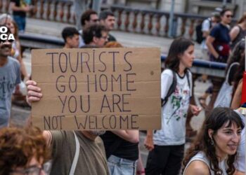 El rechazo al turismo masivo es llamada de atención a políticos, según operador turístico