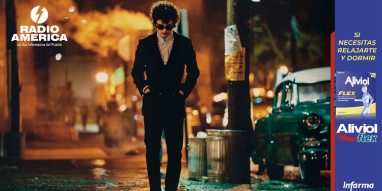 Timothée Chalamet se transforma en Bob Dylan en el nuevo tráiler de ‘A Complete Unknown’