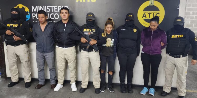 Requerimiento fiscal y captura contra cuatro policías vinculados al crimen de un menor de edad en Comayagüela
