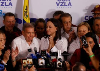 Machado: «no hay vuelta atrás» hasta «hacer valer» el «triunfo» de González Urrutia