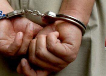 Detienen a un alguacil de EE.UU. tras asesinar a tiros a un juez en la sede de un juzgado