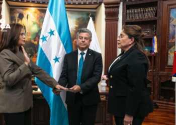 Rixi Moncada es juramentada como nueva secretaria de Defensa