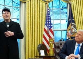 Trump firma un decreto para reducir el tamaño de la Administración y dar más poder a Musk