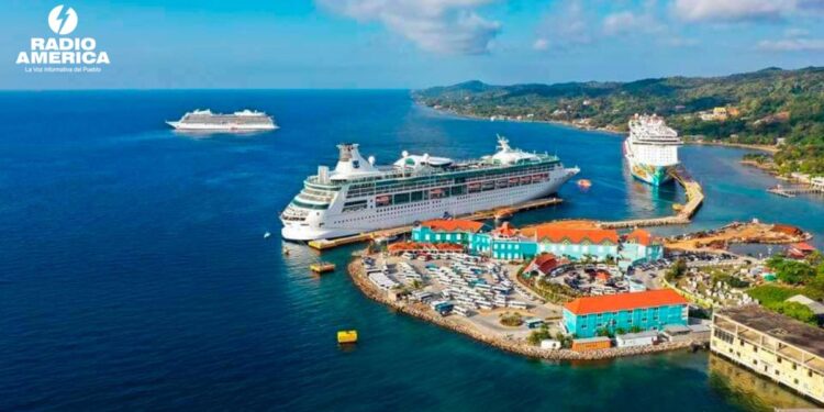 Viceministra de Turismo responde a críticas por video viral sobre explotación animal y contaminación en Roatán