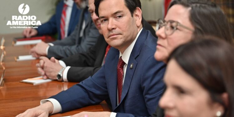 Marco Rubio asegura que chat en Signal no puso en peligro la operación ni a los militares