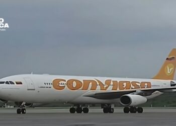 174 migrantes venezolanos deportados desde EE.UU. regresan a su país en vuelo desde Honduras