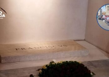 Unas 20,000 personas han pasado por Santa María la Mayor para ver la tumba de Francisco