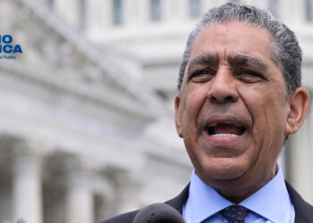 Adriano Espaillat_radioamérica jpg