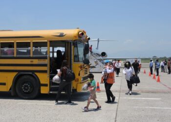 El primer vuelo bajo el programa “Project Homecoming” marca el inicio de un retorno voluntario de migrantes hondureños