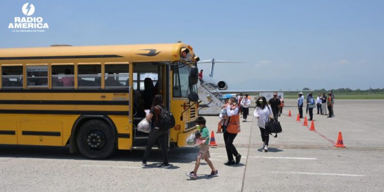 El primer vuelo bajo el programa “Project Homecoming” marca el inicio de un retorno voluntario de migrantes hondureños