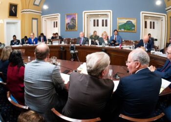 Cámara de Representantes de EE.UU. aprueba plan fiscal de Trump y lo envía al Senado