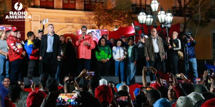 El ente electoral de Venezuela declara al chavismo ganador en 23 de 24 regiones