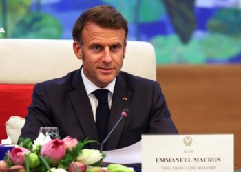 El presidente francés, Emmanuel Macron, dijo este lunes que piensa que su homólogo estadounidense, Donald Trump, "se ha dado cuenta" de que el líder ruso, Vladimir Putin, "ha mentido" acerca de estar listo para la paz en Ucrania.