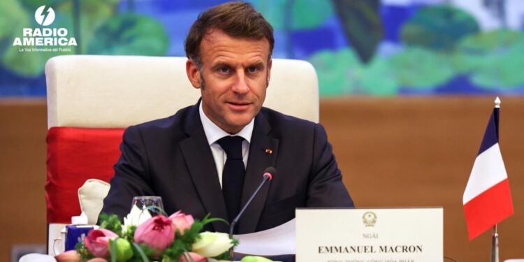 El presidente francés, Emmanuel Macron, dijo este lunes que piensa que su homólogo estadounidense, Donald Trump, "se ha dado cuenta" de que el líder ruso, Vladimir Putin, "ha mentido" acerca de estar listo para la paz en Ucrania.