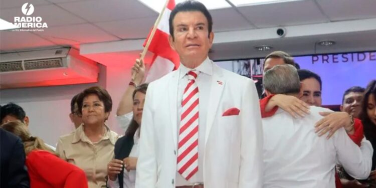 Nasralla acusa a Libre por orquestar campaña de desprestigio en su contra
