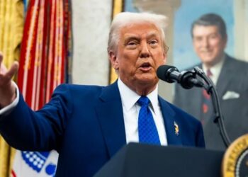 Trump viaja a O. Medio con una agenda diplomática con huecos y centrada en los negocios