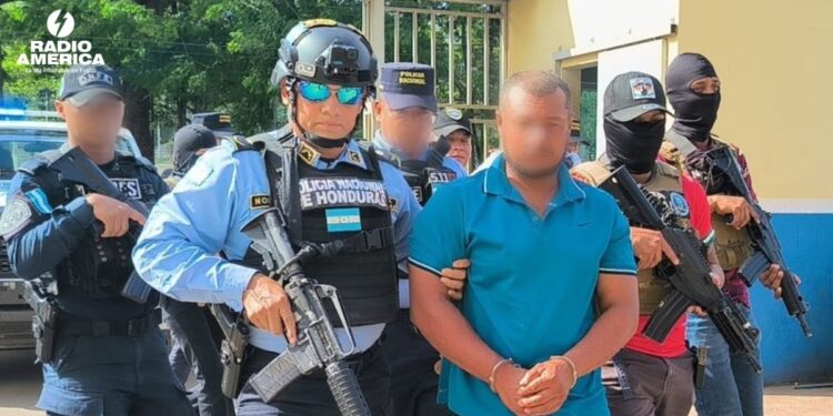Capturan a “El Joche”, presunto sicario de “Los Amador” acusado de asesinar a 10 personas en Catacamas