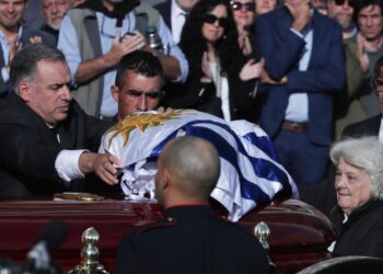 Inició el cortejo fúnebre del expresidente uruguayo José Mujica