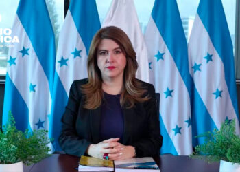 Cossette López_radioamérica jpg