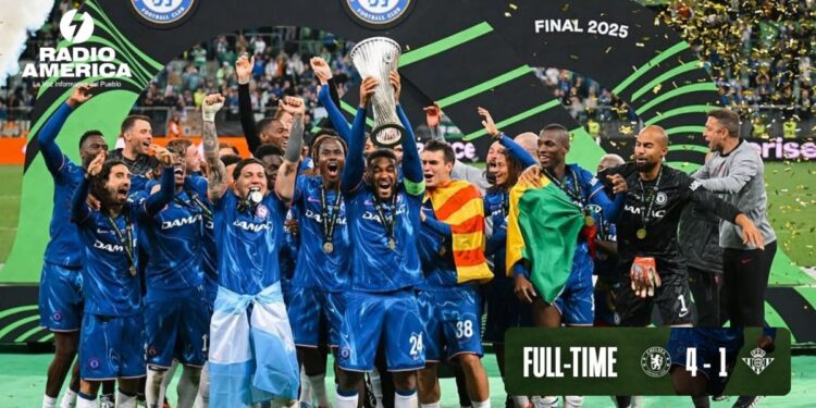 El Chelsea ganó la UEFA Conference League 2024/25 al vencer al Real Betis en una emocionante final que se disputó en Polonia.