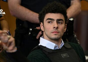 Defensa de Mangione denuncia imputación simultánea y pide retirar cargos de terrorismo