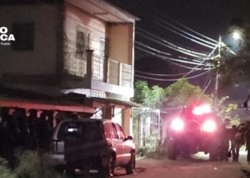 Empleado de la DLCN ebrio hiere a tres policías tras agredir a su pareja