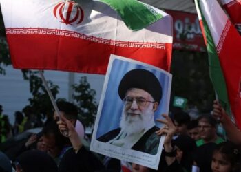 El líder supremo de Irán nombra a posibles sucesores por si lo matan, según The New York Times