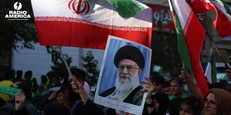 El líder supremo de Irán nombra a posibles sucesores por si lo matan, según The New York Times