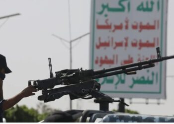Los hutíes amenazan con atacar buques de EEUU si este se involucra en una guerra contra Irán