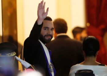 El presidente salvadoreño Nayib Bukele obtiene una nota de 8,15 en su sexto año de gestión