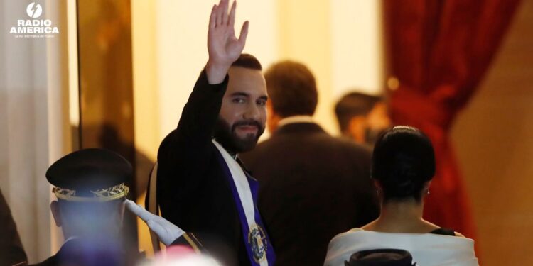 El presidente salvadoreño Nayib Bukele obtiene una nota de 8,15 en su sexto año de gestión