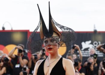 Lady Gaga debuta en el Tudum de Netflix como parte del elenco de 'Wednesday'