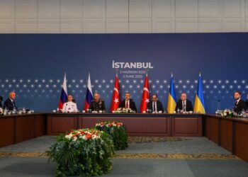 Rusia y Ucrania concluyen tras una hora la segunda ronda de negociaciones de paz