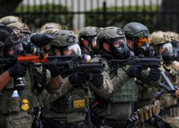 Trump desplegará 2.000 soldados de la Guardia Nacional en Los Ángeles por protestas