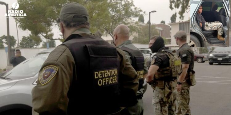 Vecinos de Los Ángeles aterrorizados por redadas migratorias: "No puedo dormir tranquila"