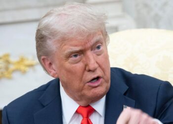 Trump asegura que no tuvo nada que ver con el ataque a Irán pero amenaza a Teherán