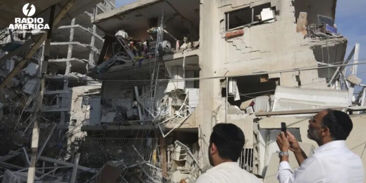 Fuerzas Armadas iraníes aconsejan a israelíes que abandonen Israel para "salvar sus vidas"