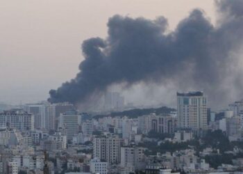 Israel intensifica bombardeos de instalaciones clave en Teherán y otras regiones iraníes