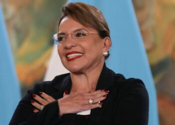 Presidenta Castro exige "no más golpes ni fraudes" en Honduras al cumplirse 16 años del golpe militar