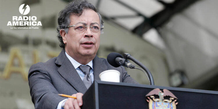 Gustavo Petro_radioamérica jpg