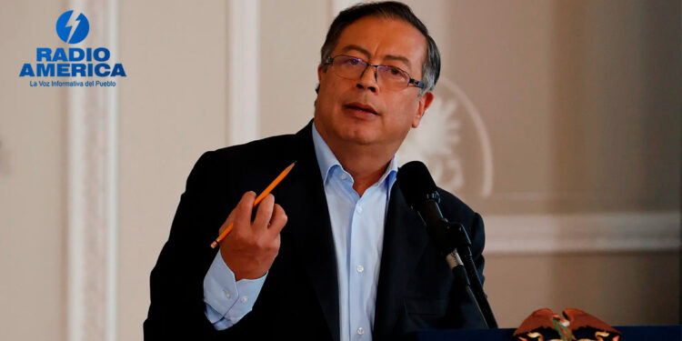 Gustavo Petro_radioamérica jpg