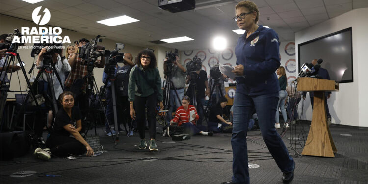Karen Bass_radioamérica jpg