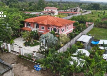 MP allana e inspecciona bienes de supuesto socio del narcotraficante Bayron Ruiz en Atlántida