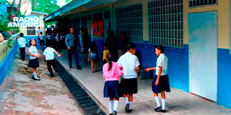Clases presenciales_radioamérica jpg