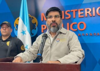 Fiscal general denuncia conspiración contra comicios y ordena intervenir el CNE