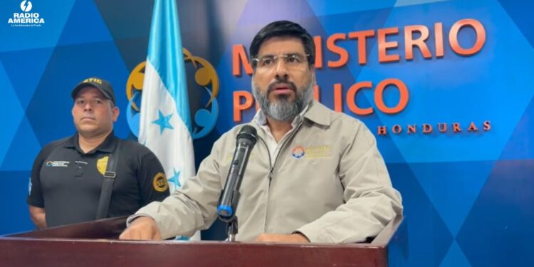 Fiscal general denuncia conspiración contra comicios y ordena intervenir el CNE